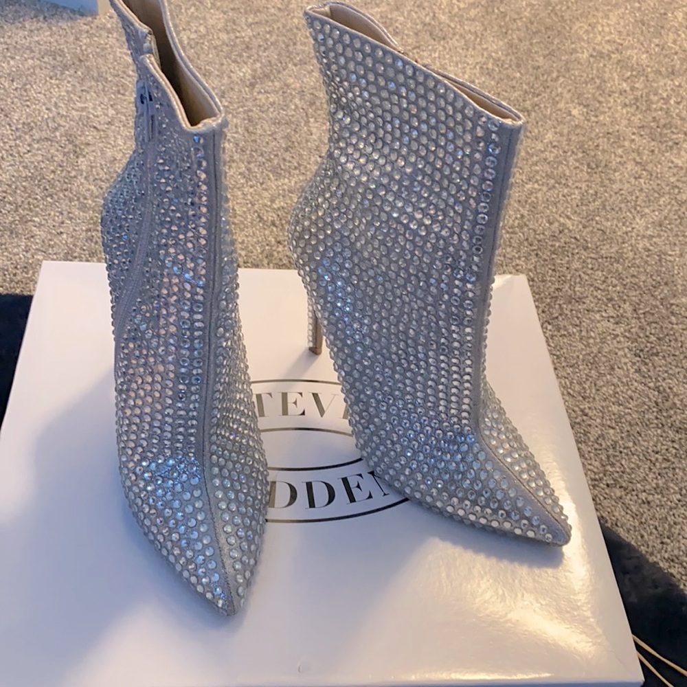 Steve Maddden Crystal Ankle Boots like new